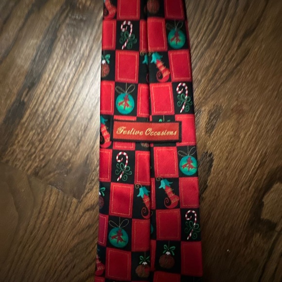 Festive Occasions Christmas Adult Silk Necktie - Picture 5 of 5